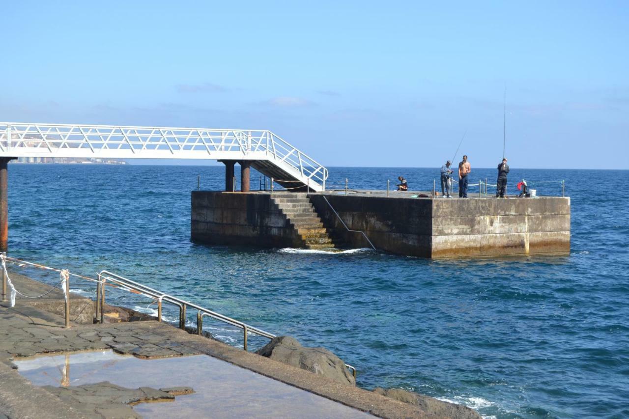 Apartamento Vacacional Atico Frente Al Mar Candelaria Exterior photo