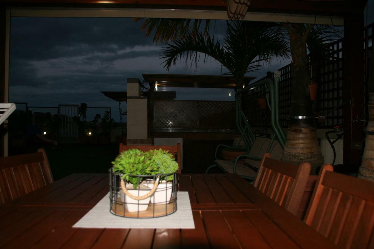 Apartamento Vacacional Atico Frente Al Mar Candelaria Exterior photo